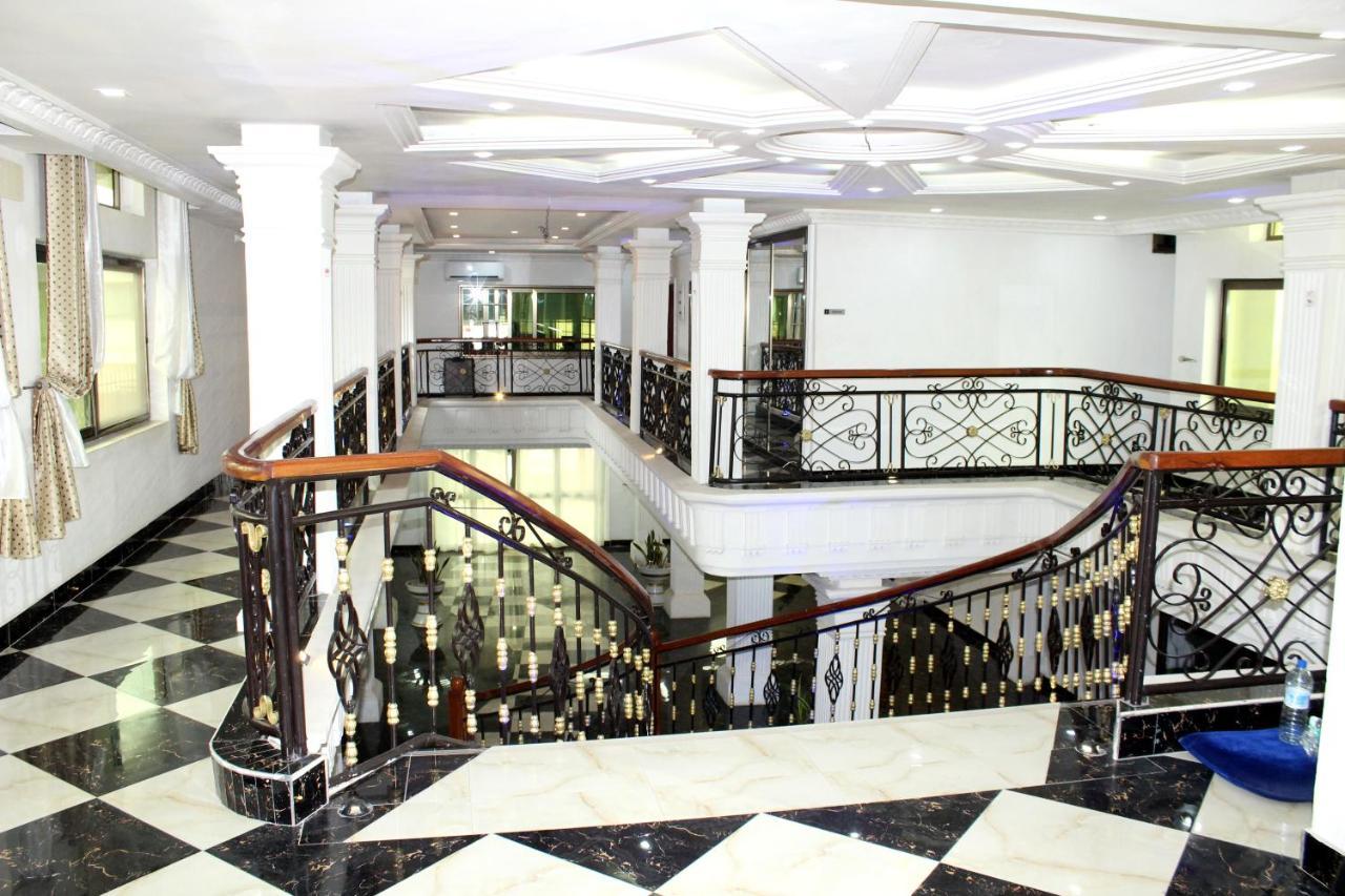 Residence Palais Du Stade Cotonou Esterno foto