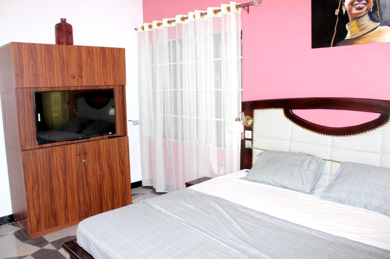 Residence Palais Du Stade Cotonou Esterno foto